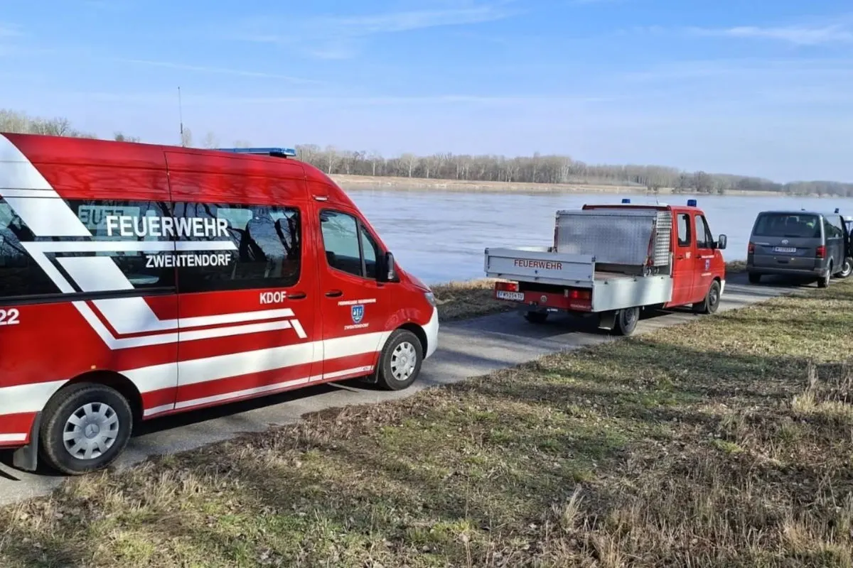 Zwentendorf an der Donau – Bootsbergung nach Suchaktion