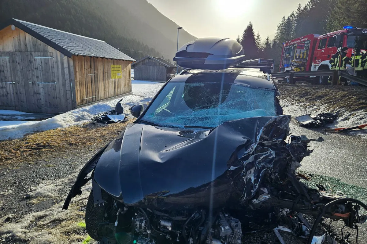 Lähn-Wengle – Schwerer Unfall mit Reisebus auf Fernpassstraße