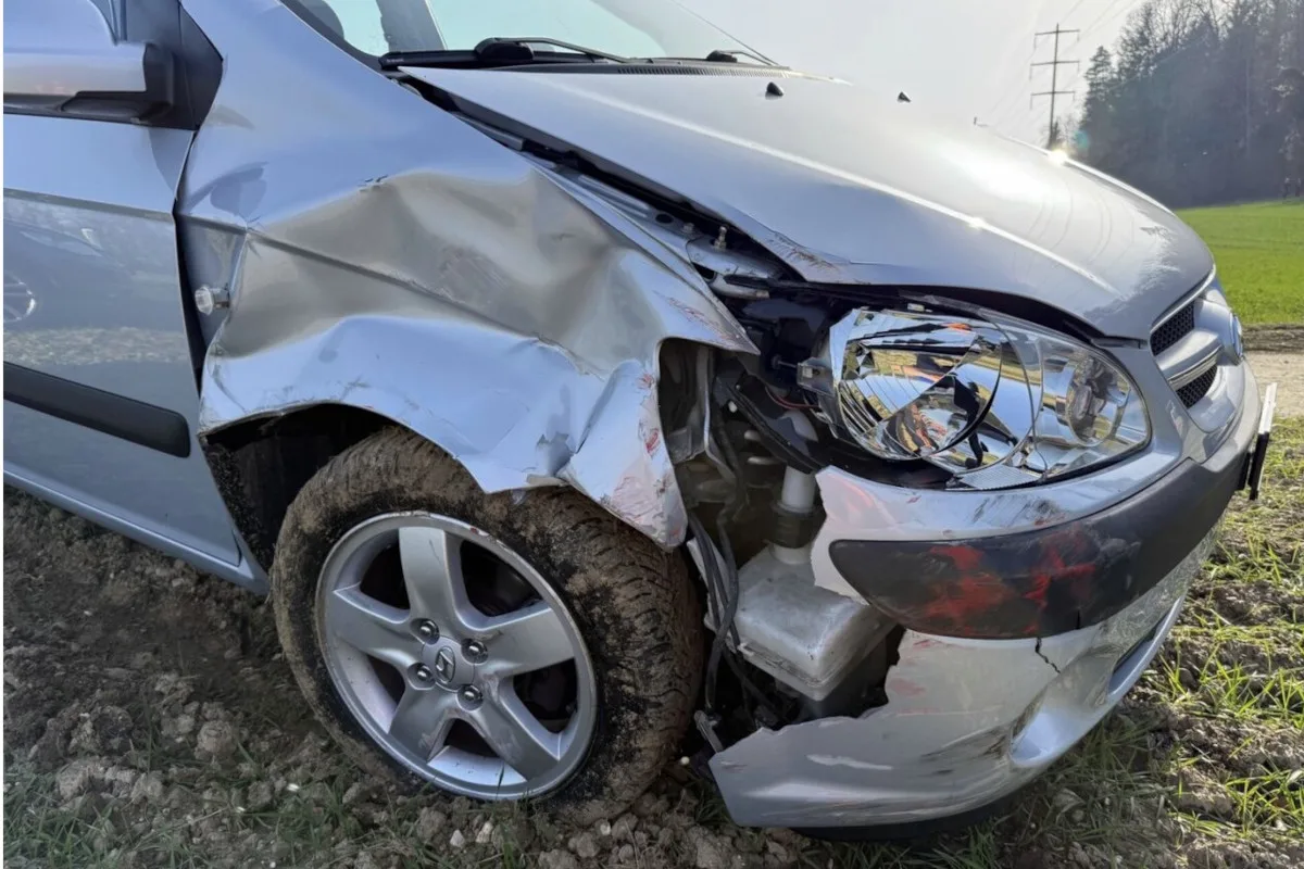 Schaffhausen – Neulenker prallt bei Unfall in Traktor