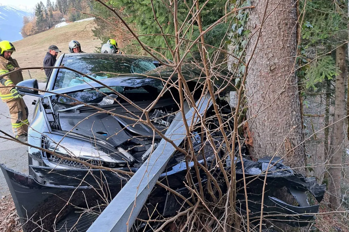 Kössen – Alkoholisierter Lenker verursacht Unfall und flüchtet