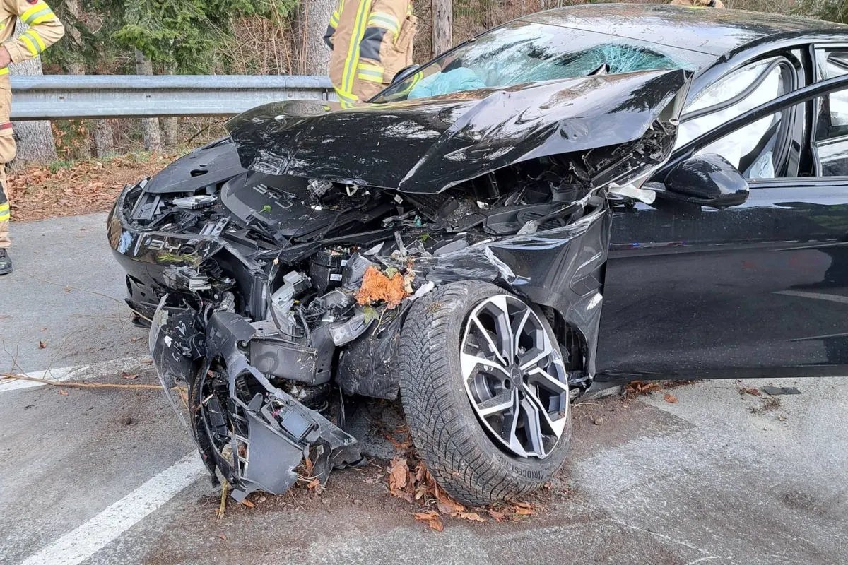Kössen – Alkoholisierter Lenker verursacht Unfall und flüchtet
