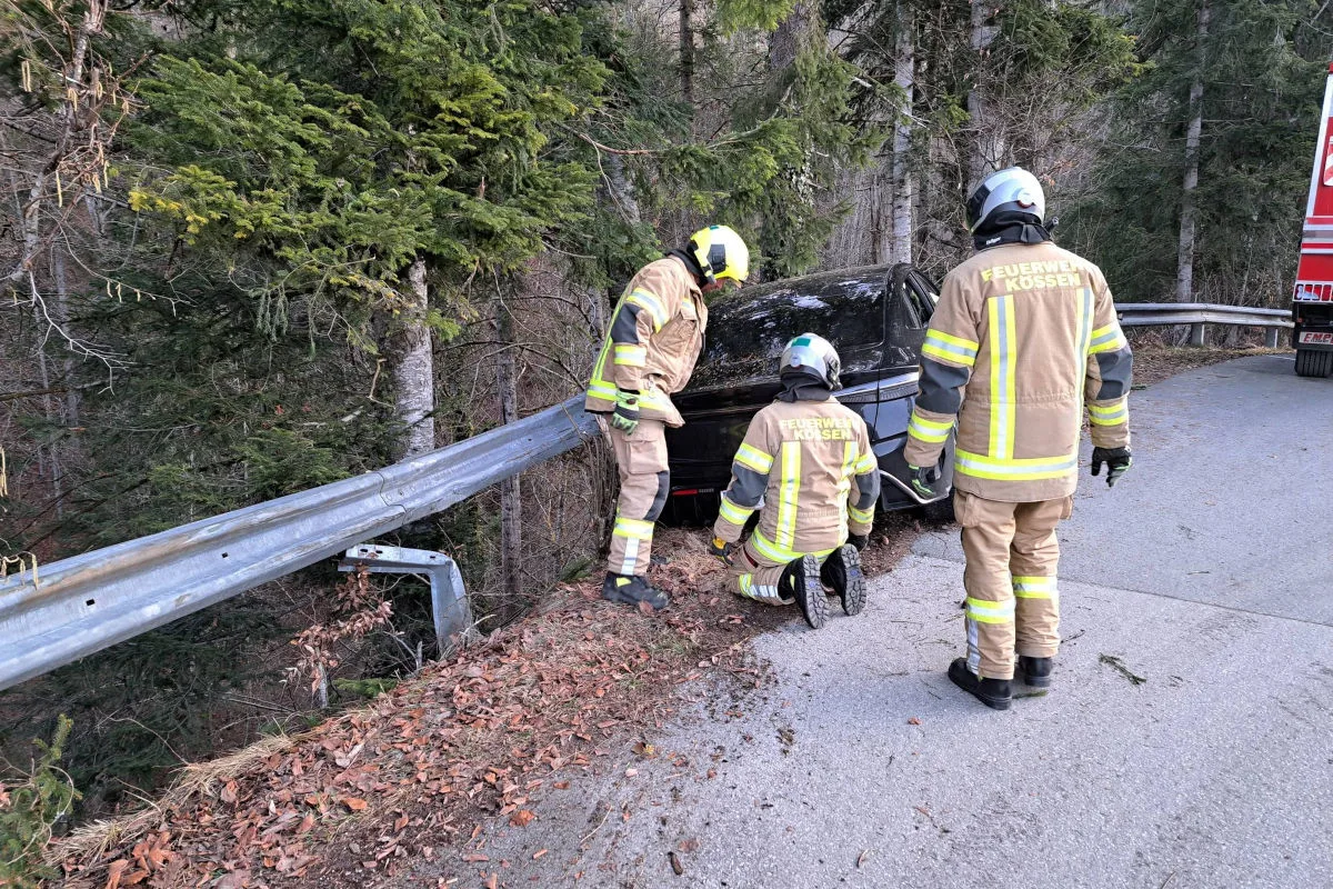 Kössen – Alkoholisierter Lenker verursacht Unfall und flüchtet