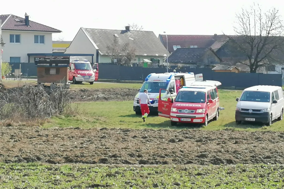 Straß in Steiermark – Pkw nach Unfall von Zug mitgeschleift