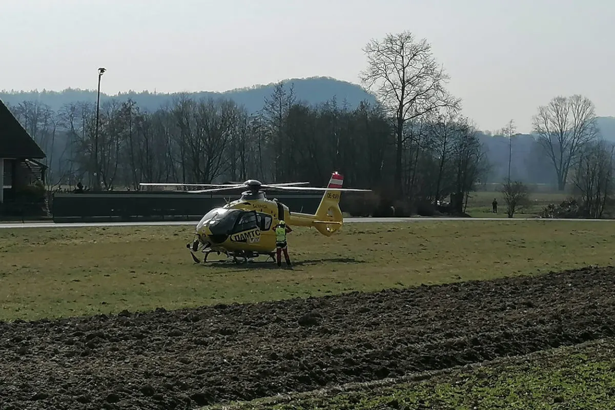 Straß in Steiermark – Pkw nach Unfall von Zug mitgeschleift