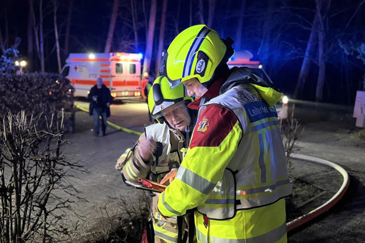 Berlin – Bewohner nach Wohnungsbrand in Lebensgefahr
