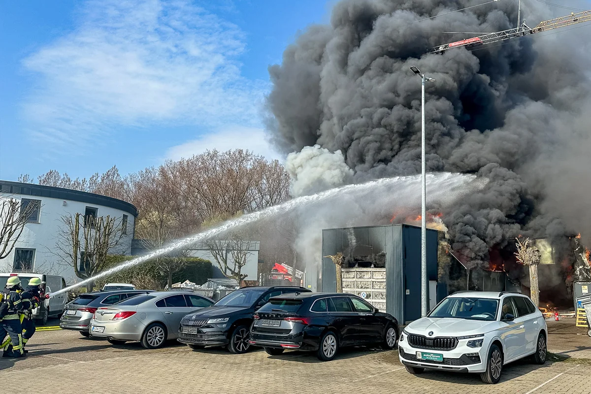 Porta Westfalica – Großbrand zerstört Kfz-Werkstatt