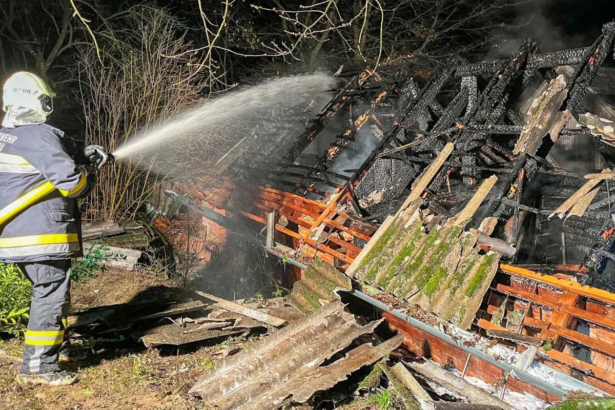 Winten – Autos bei Brand eines Wohnhaus beschädigt