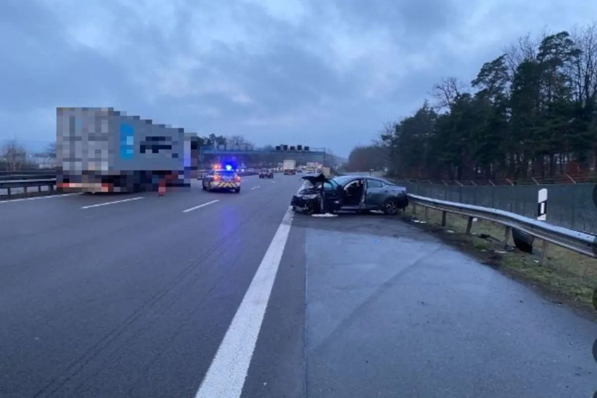 Kaiserslautern – Spurwechsel endet mit Unfall auf der A6
