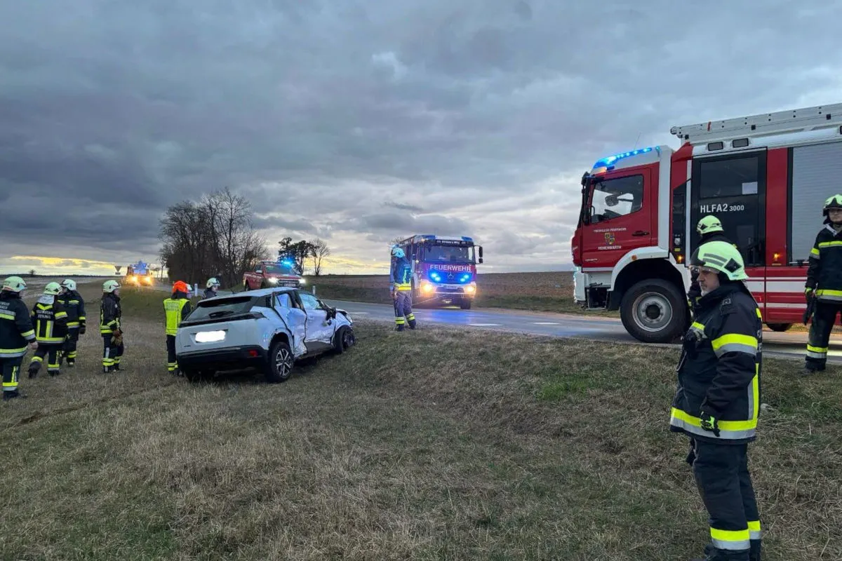 Hohenwarth – Pkw überschlägt sich nach Unfall an Kreuzung