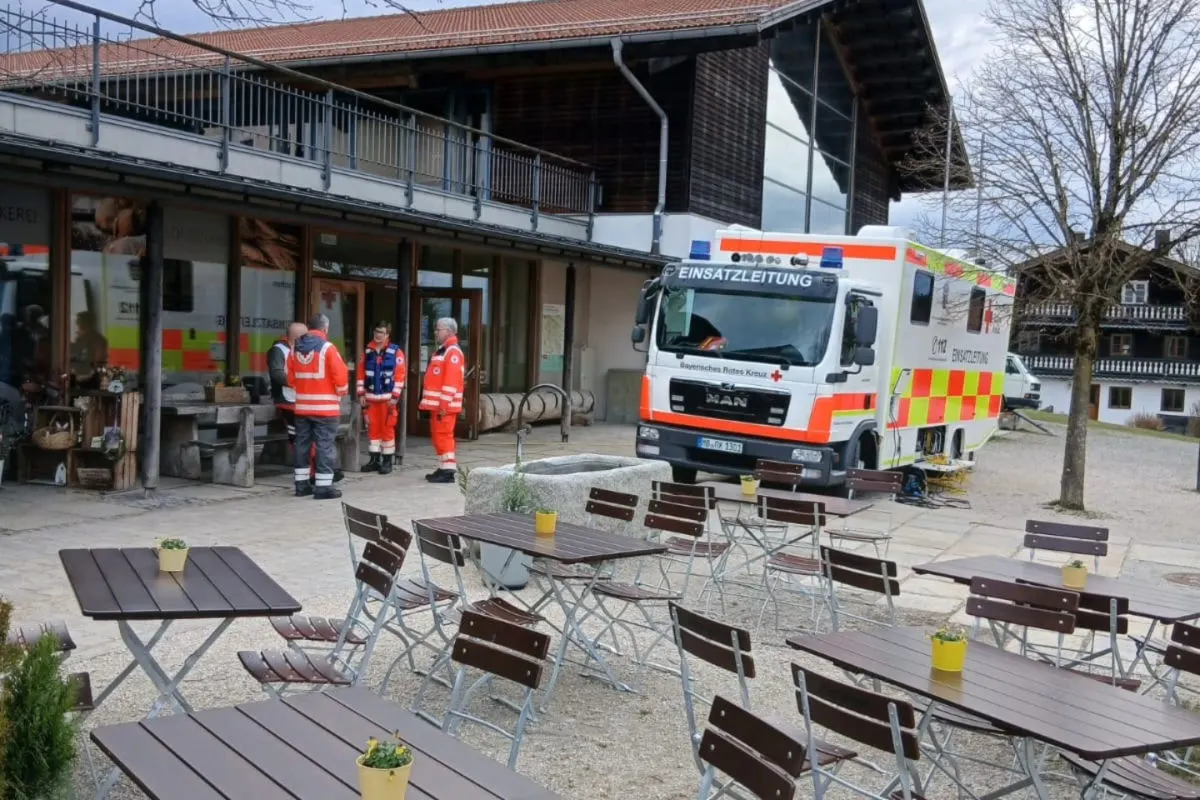 Irschenberg – Unfall zwischen zwei Reisebussen auf der A8