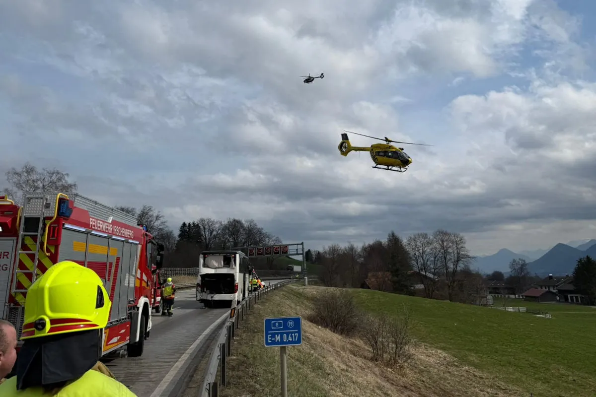 Irschenberg – Unfall zwischen zwei Reisebussen auf der A8