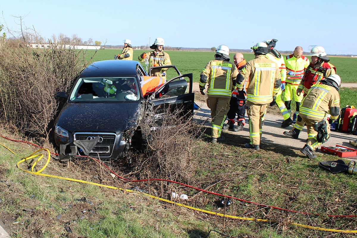 Merzenich – Drei Verletzte nach Unfall wegen verlorener Ladung