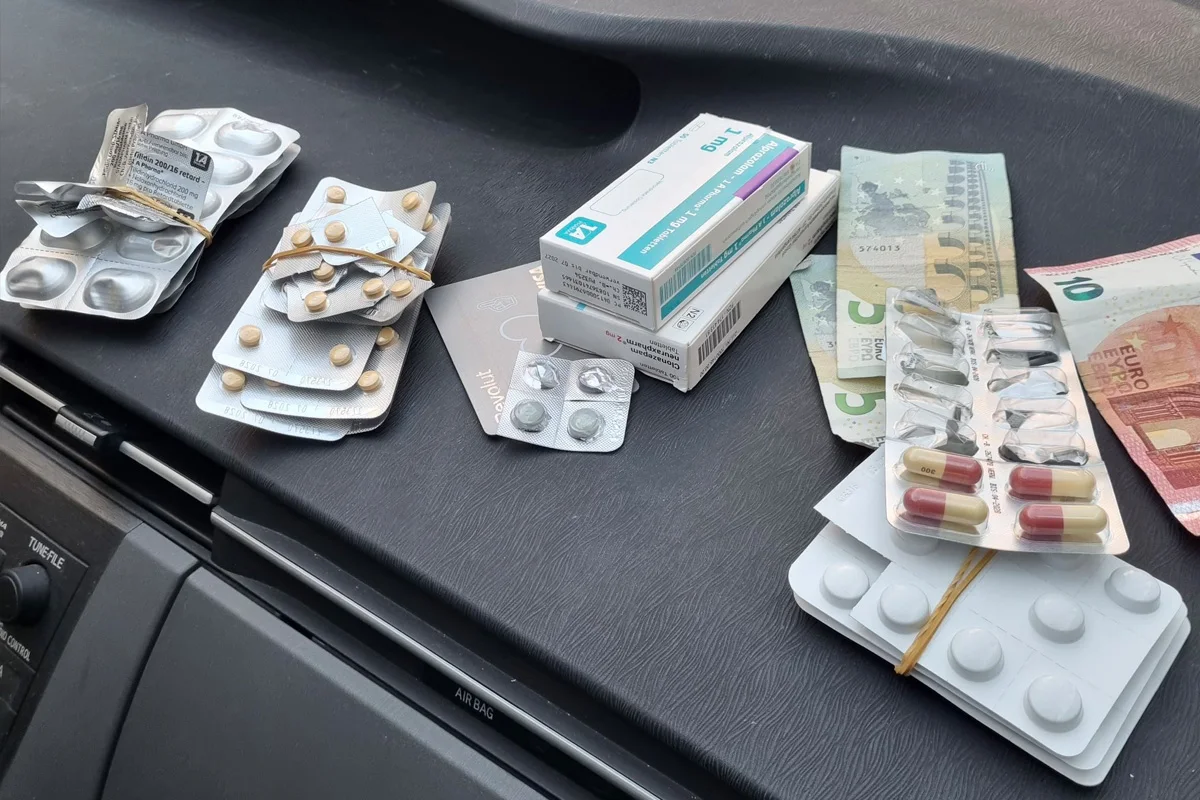 Berlin – Dealer mit Medikamenten und Drogen festgenommen