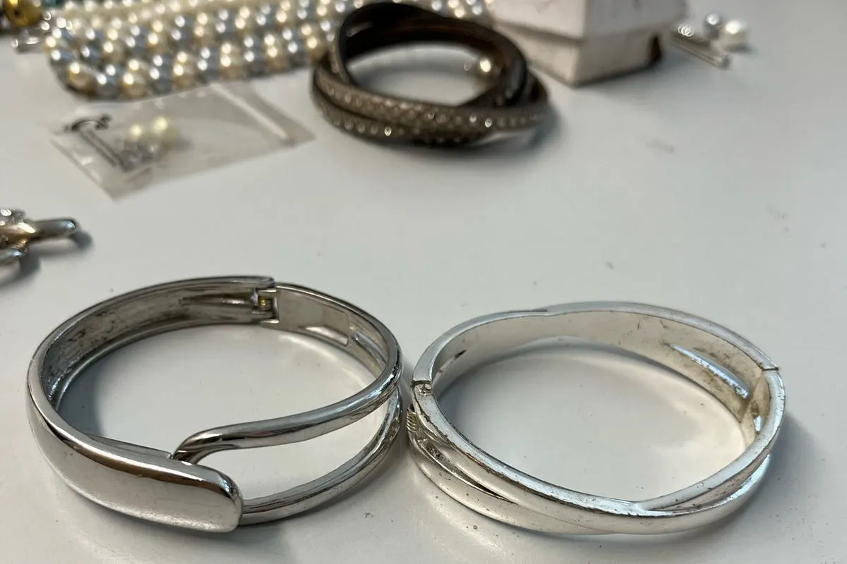 Coesfeld – Polizei sucht Eigentümer von Schmuck