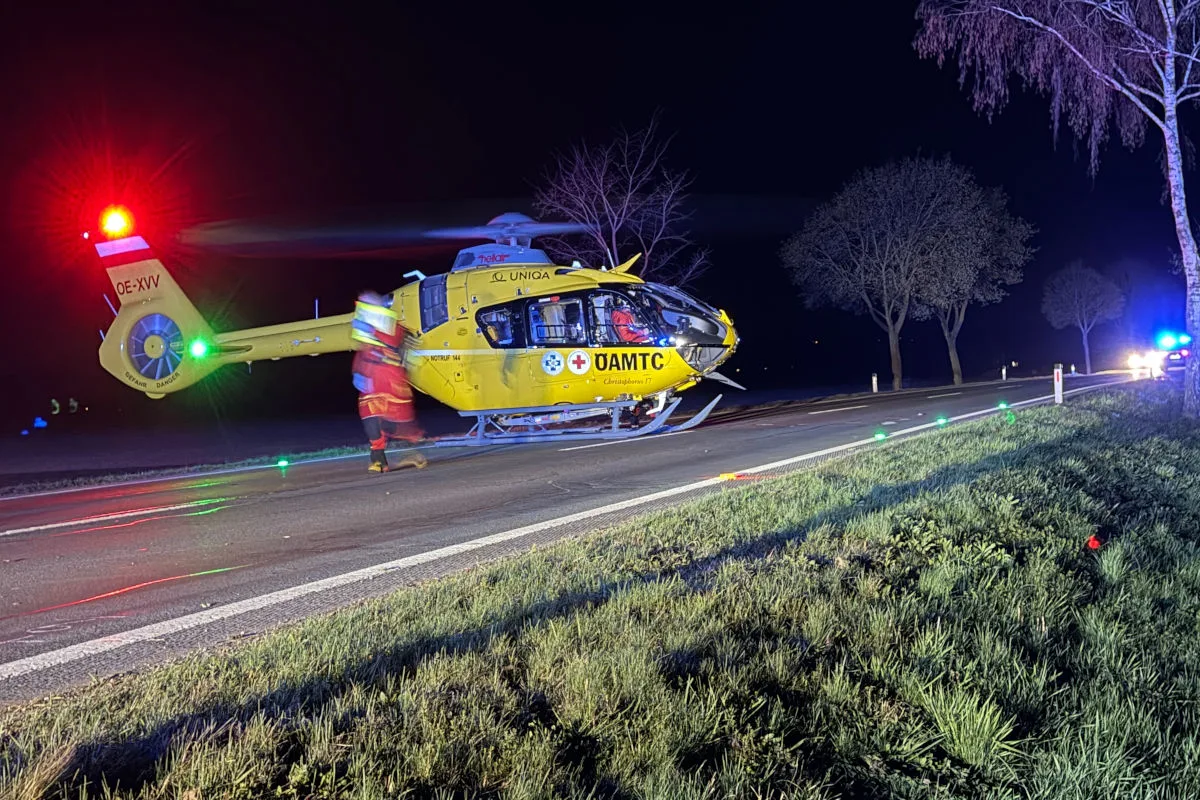 Schwerer Unfall bei Rudersdorf – Pkw überschlägt sich