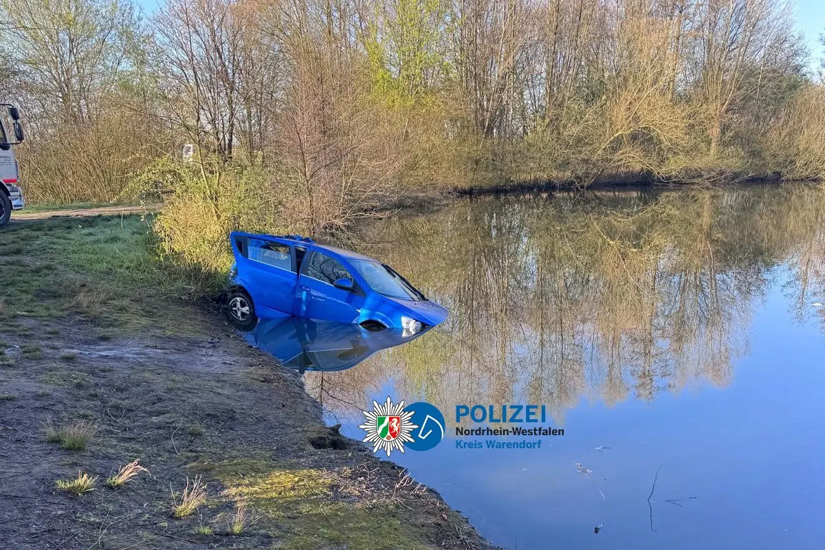 Sendenhorst – Pkw landet in Teich am Meerbach