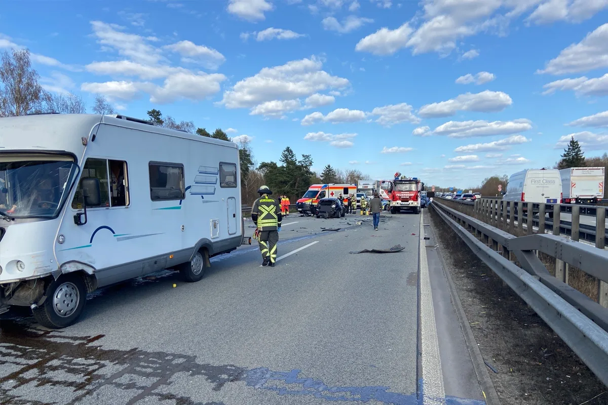 A6 Ramstein RP – Acht Verletzte nach Auffahrunfall