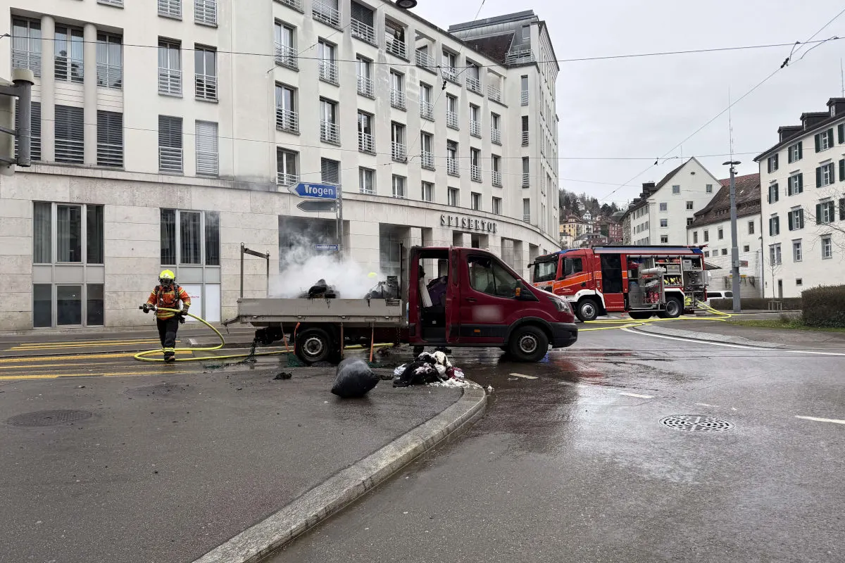 St.Gallen – Brand auf Ladefläche eines Lieferwagens
