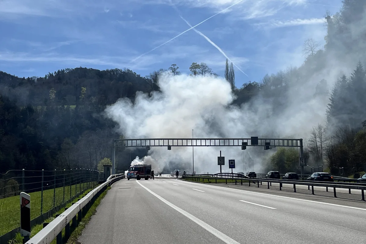 Diegten BL – Fahrzeugbrand auf A2