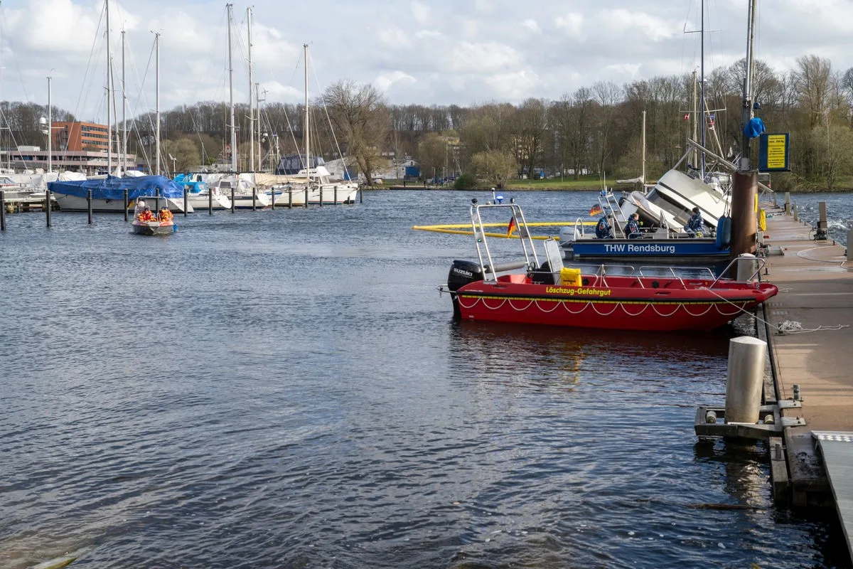 Rendsburg – Feuerwehr nach drohendem Bootsuntergang im Einsatz