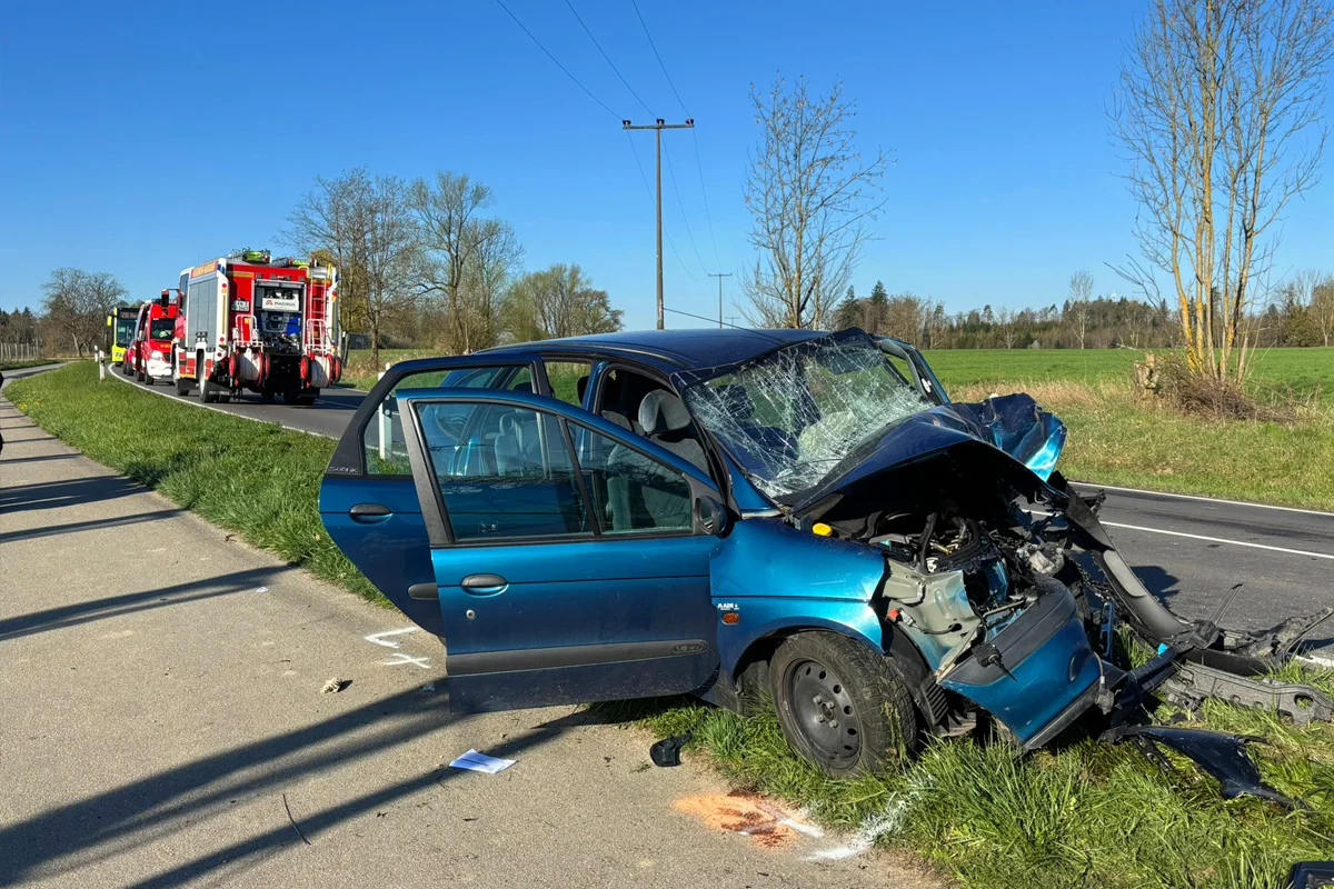 Markdorf – Zwei Verletzte nach frontalem Unfall