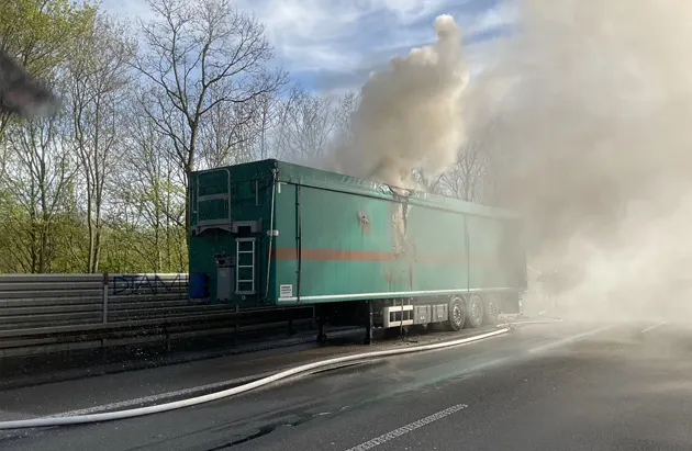 A45 Dortmund – Sperrung nach Brand von Lkw