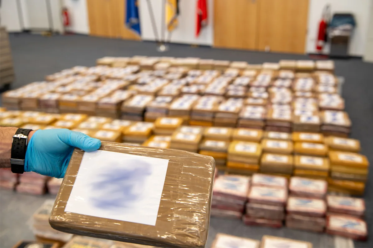 Hamburg – 1,6 Tonnen Kokain in Bananencontainer sichergestellt