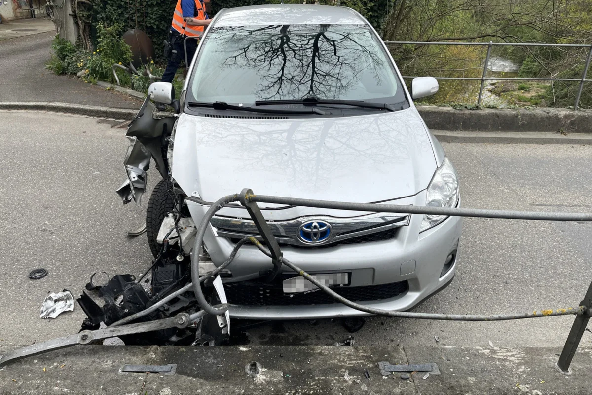 Sissach BL – Brücke nach Unfall gesperrt