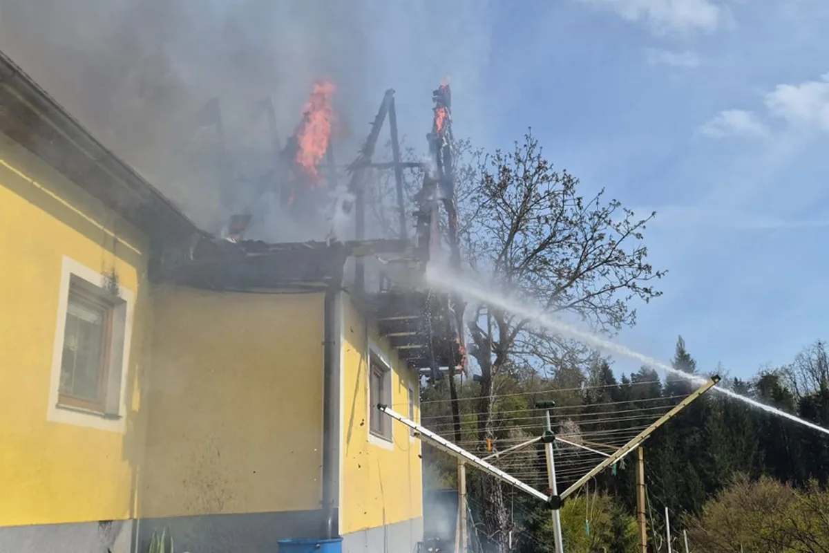 Tillmitsch – Ein Verletzter nach Brand von Wohnhaus