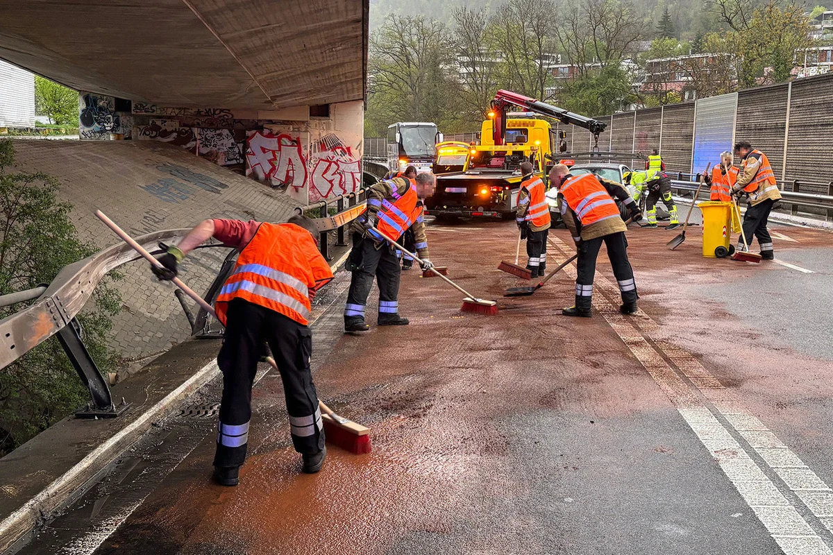 Liestal BL – Selbstunfall auf A22 – Fahrer verletzt