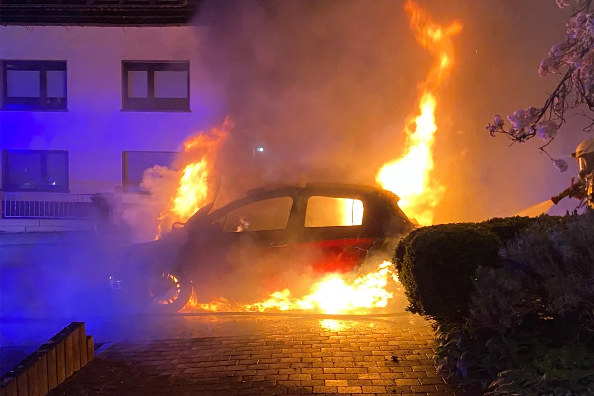 Bad Breisig – Elektroauto gerät in Vollbrand