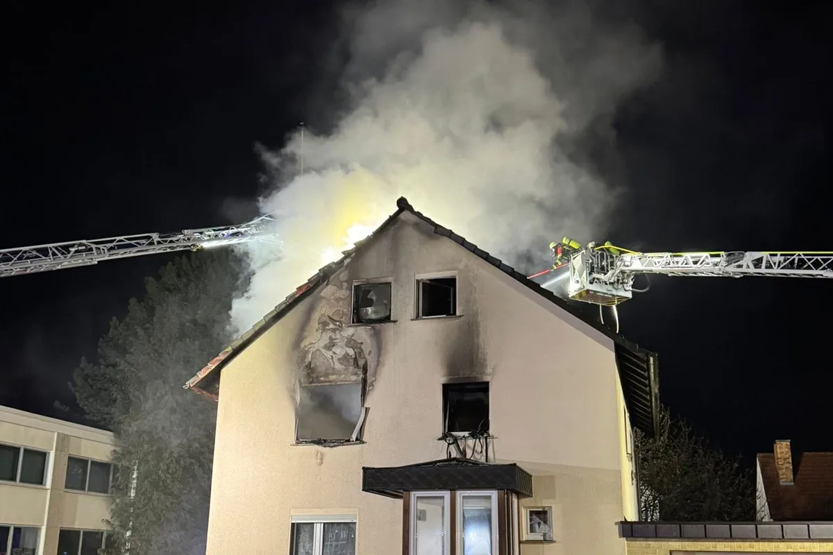 Sonnefeld – Mann bei Wohnhausbrand schwer verletzt