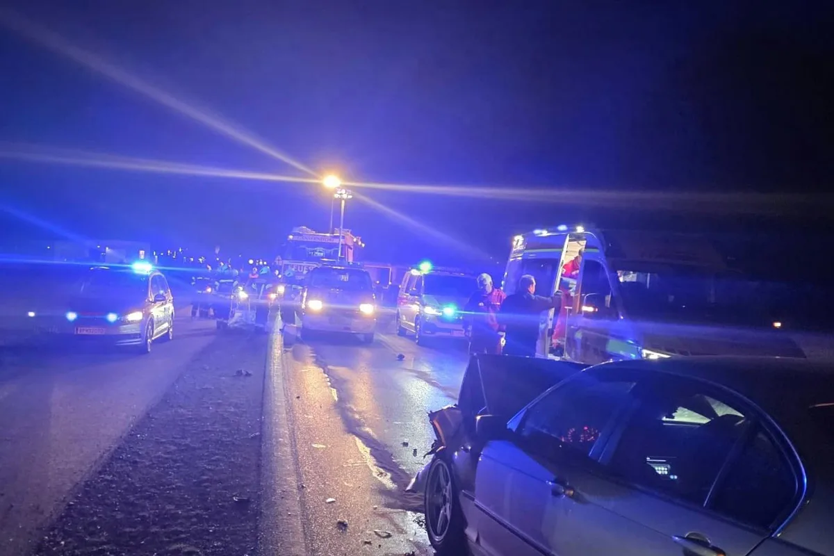 Gänserndorf – Mehrere Verletzte bei Unfall nach Überholmanöver