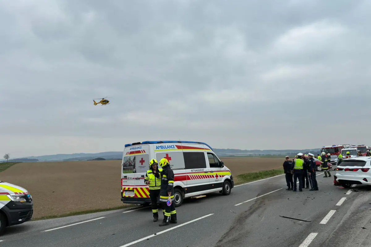 Schwarzenau – Pkw nach Unfall in Lkw geschleudert