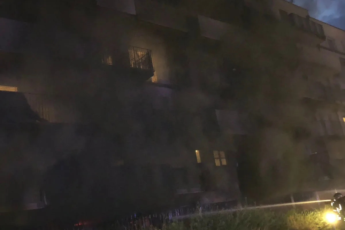 Graz –  Mehrparteienhaus nach Brand evakuiert