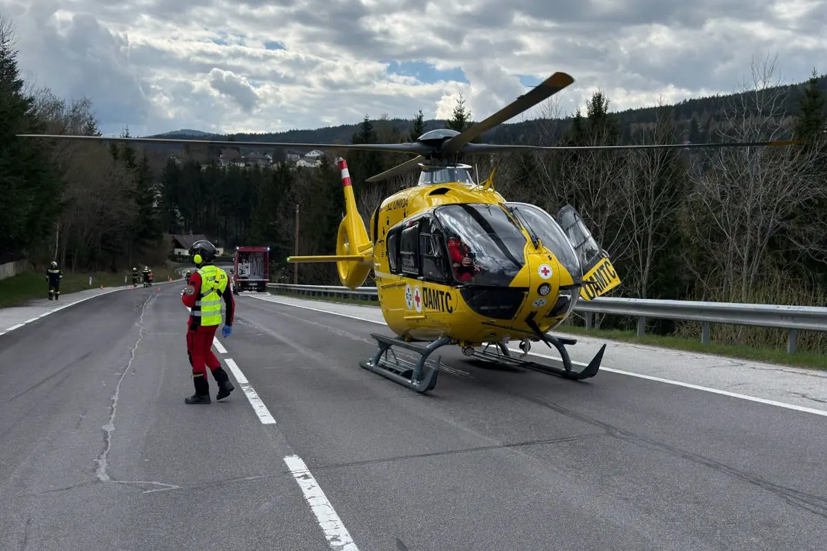 Mönichkirchen – Motorradunfall in Gruppe fordert Verletzte