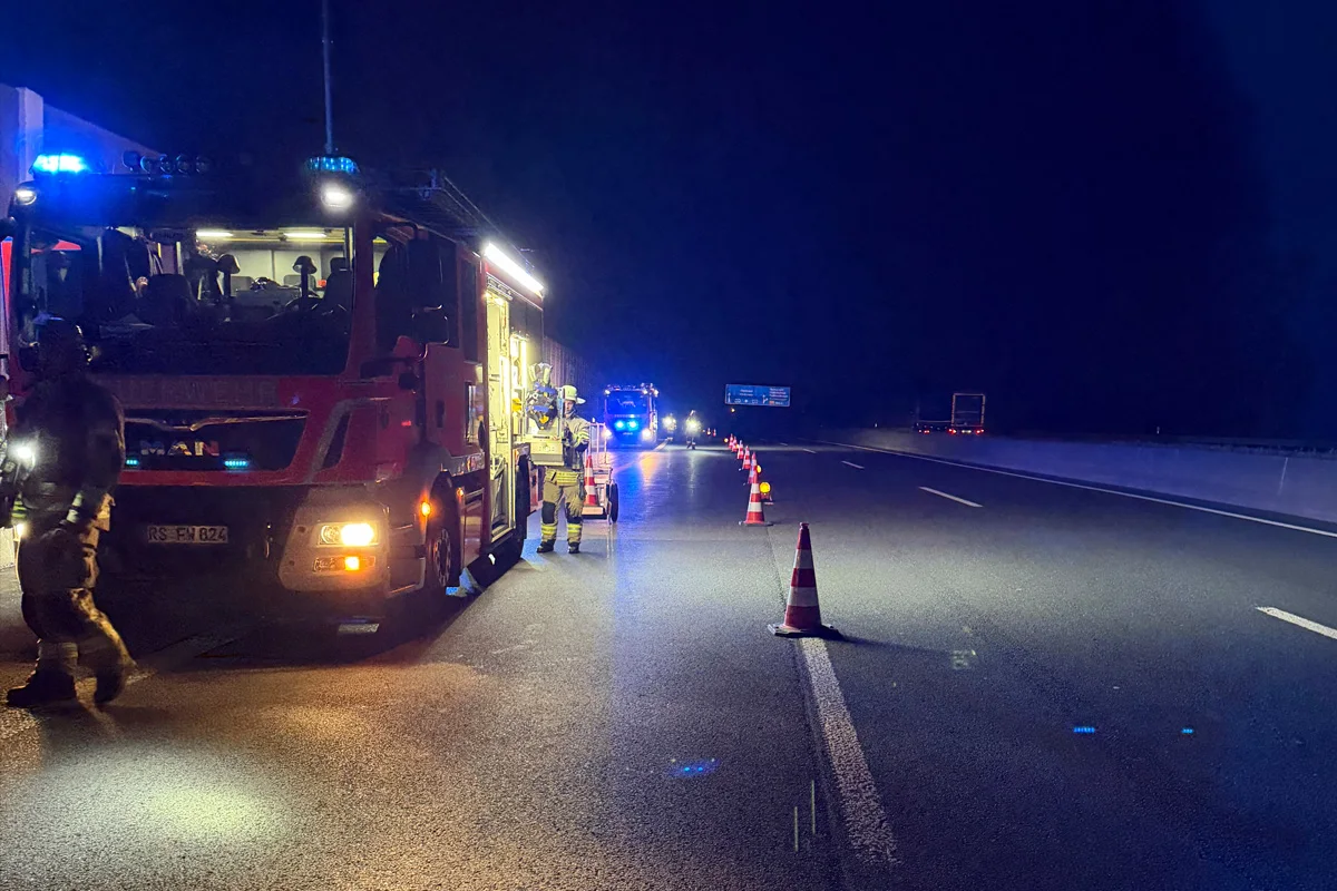 A1 Remscheid – Pkw brennt auf Autobahn vollständig aus