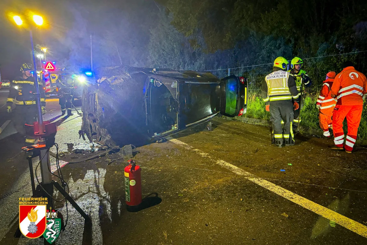 Unfall bei St. Stefan ob Stainz – Pkw überschlägt sich auf A2