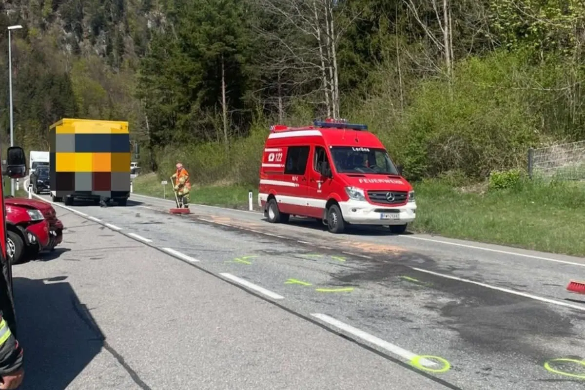 St. Anton – Drei Fahrzeuge in Unfall verwickelt