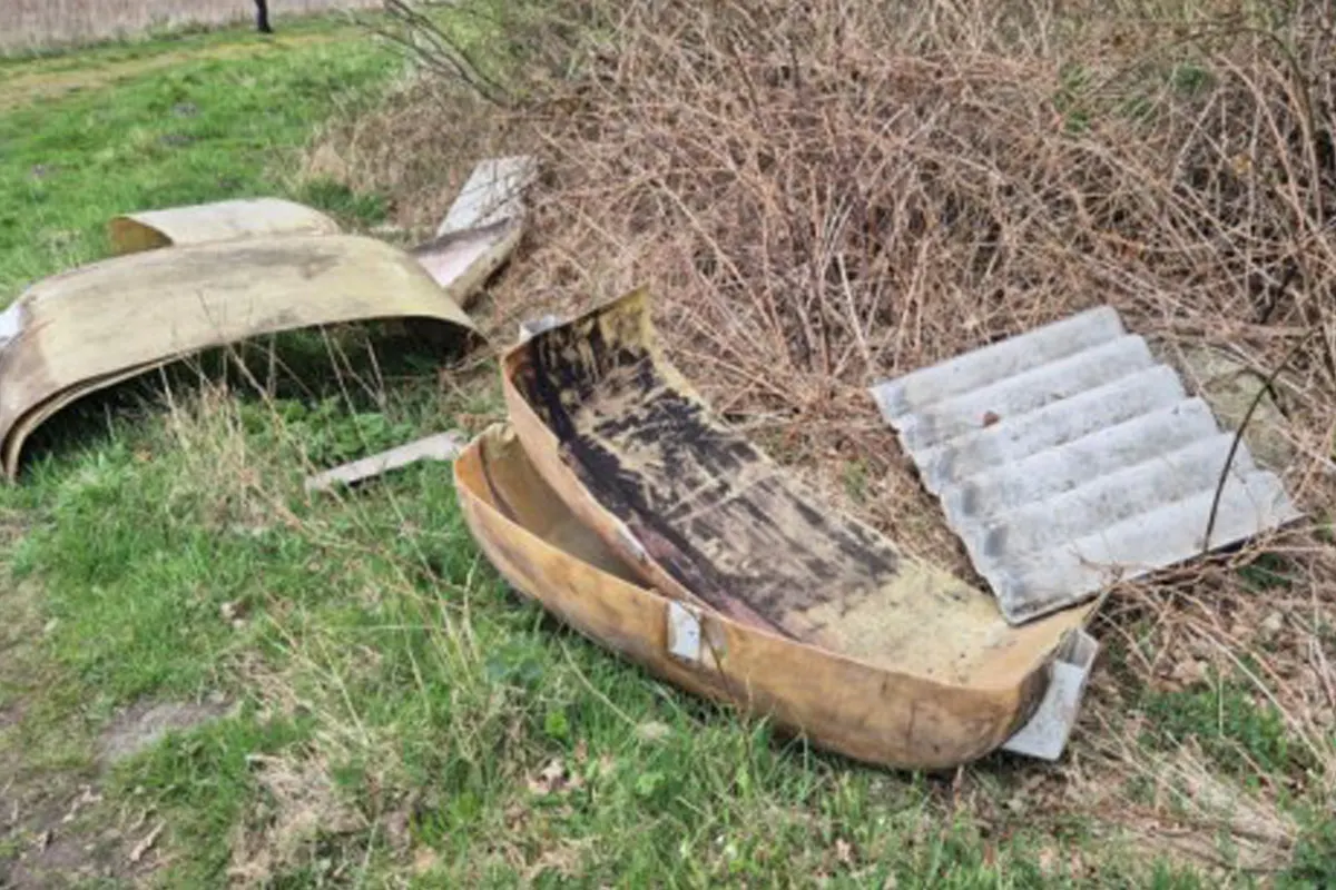 Preetz – Illegale Entsorgung von Asbestplatten und Heizöltank