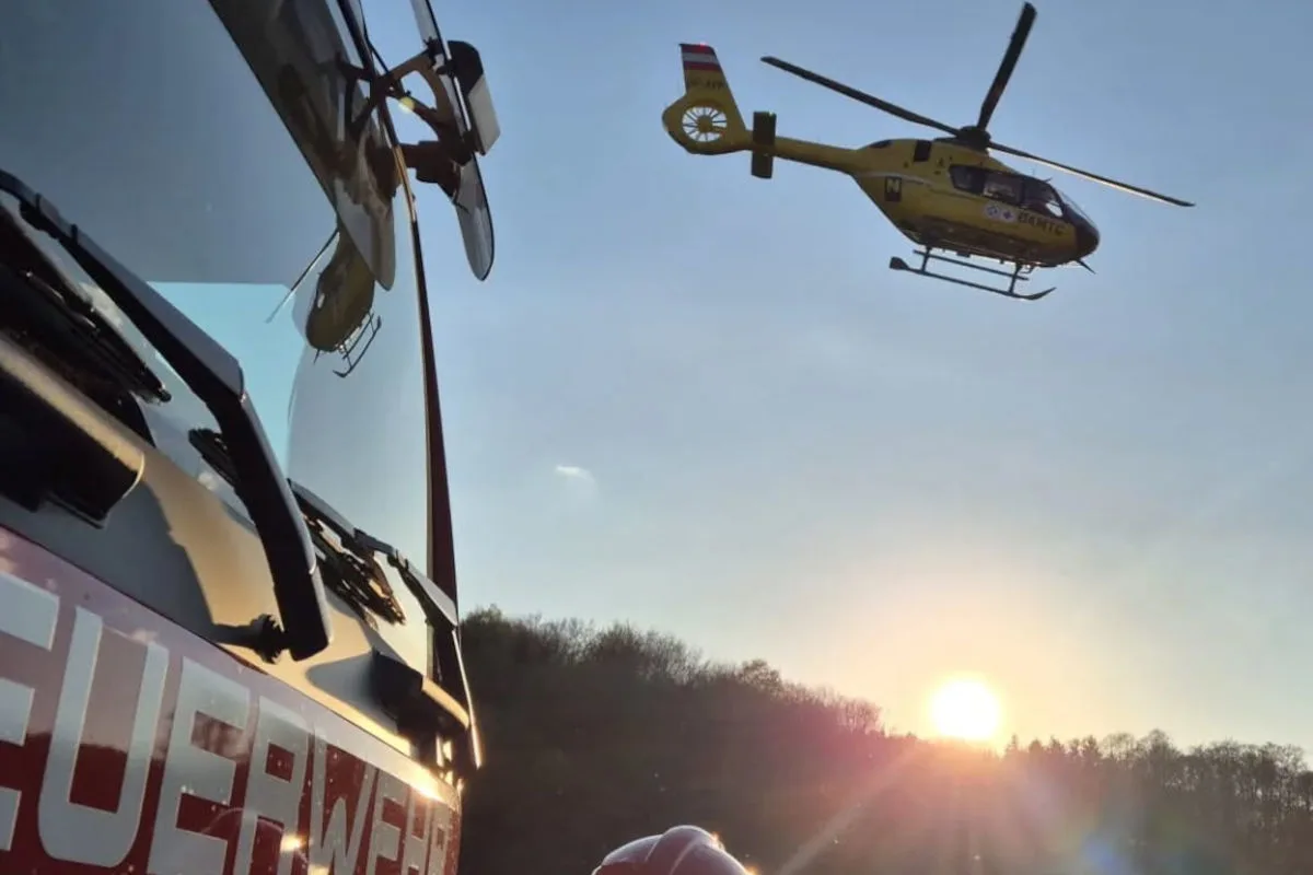 Unfall in Mauerbach – Pkw prallt gegen Baum