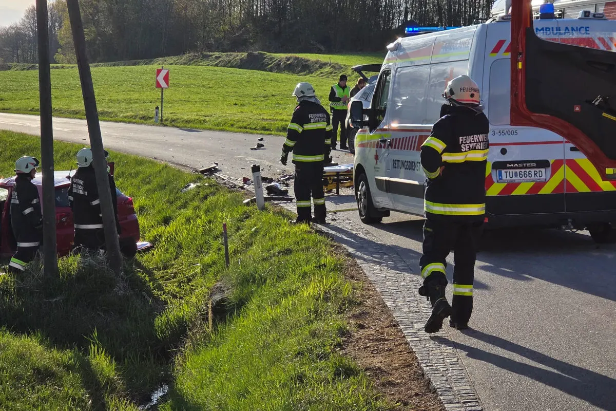Heidenreichstein – Zwei Verletzte bei schwerem Unfall