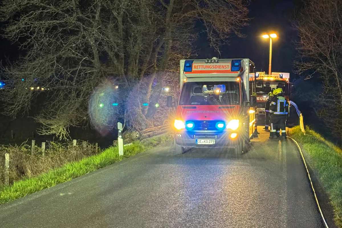 Wenden – Person nach Unfall eingeklemmt und schwer verletzt