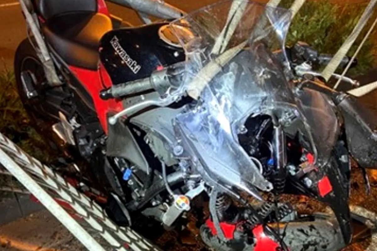 Kaiserslautern – Motorradfahrer prallt frontal gegen Ampel