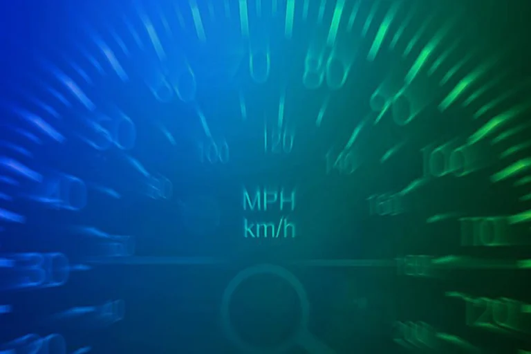 Gwatt BE - Innerorts mit 121 km/h unterwegs 