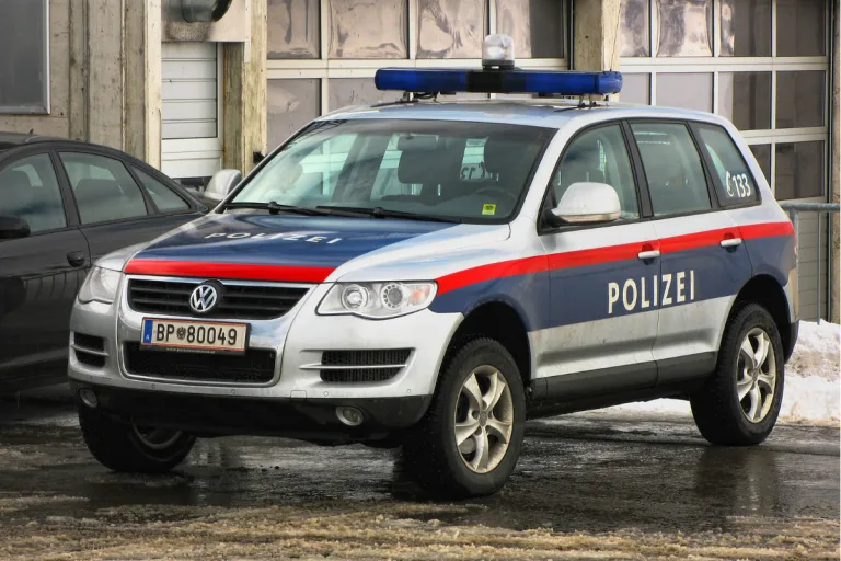 Bezirk Vöcklabruck - Alkolenker beging Fahrerflucht