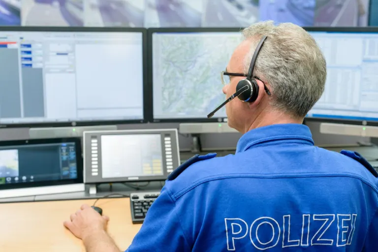 Adligenswil LU - Radfahrerin bei Kollision mit Auto verletzt