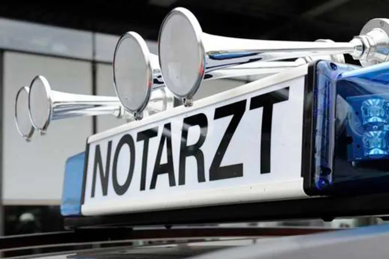 Klagenfurt K – Alkoholisierte Frau tritt Polizistinnen