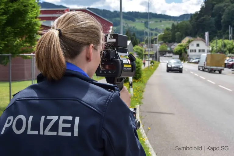 Kanton St.Gallen – Zwei Raser und mehrere Schnellfahrer angehalten