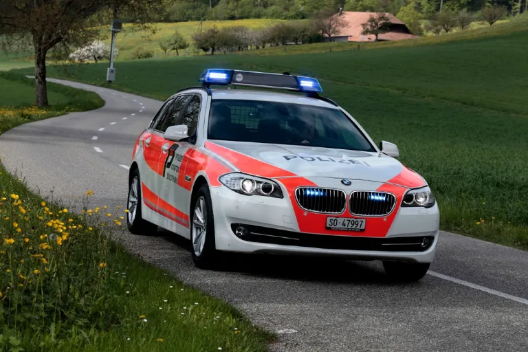 Dulliken SO - Autolenker entfernt sich nach Kollision